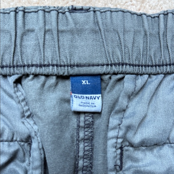 Old Navy Gray Women's Shorts - Picture 2 of 4